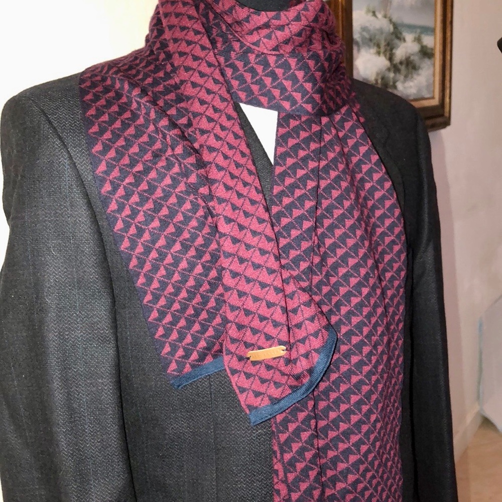 Ted Baker navy blue/burgundy scarf - Picture 7 of 7